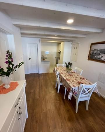 Apartment Concetta Крес Екстериор снимка
